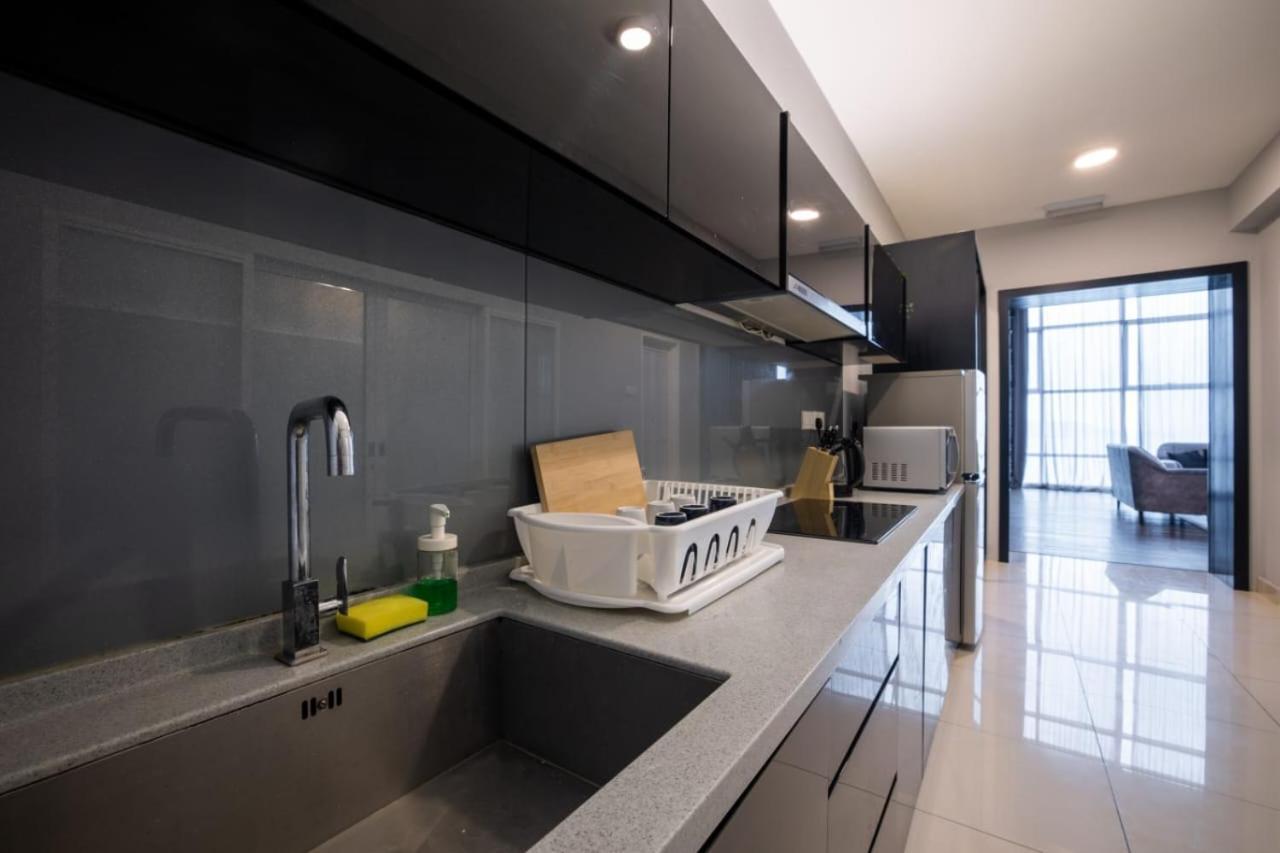 Loft Pano Seaview Suite 2 Bedroom By The Only Bnb Jelutong Extérieur photo